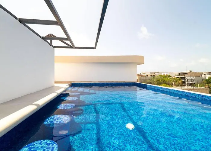 King With Rooftop Pool And Gym *