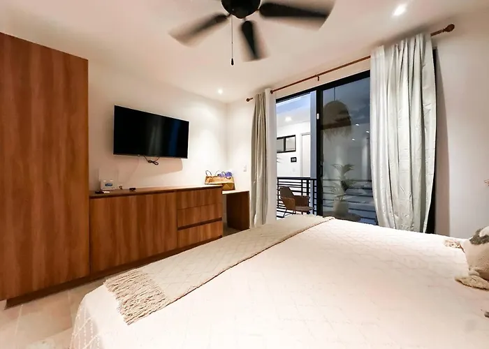King With Rooftop Pool And Gym *